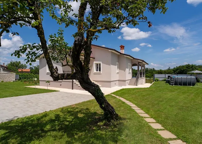 Holiday House Leana