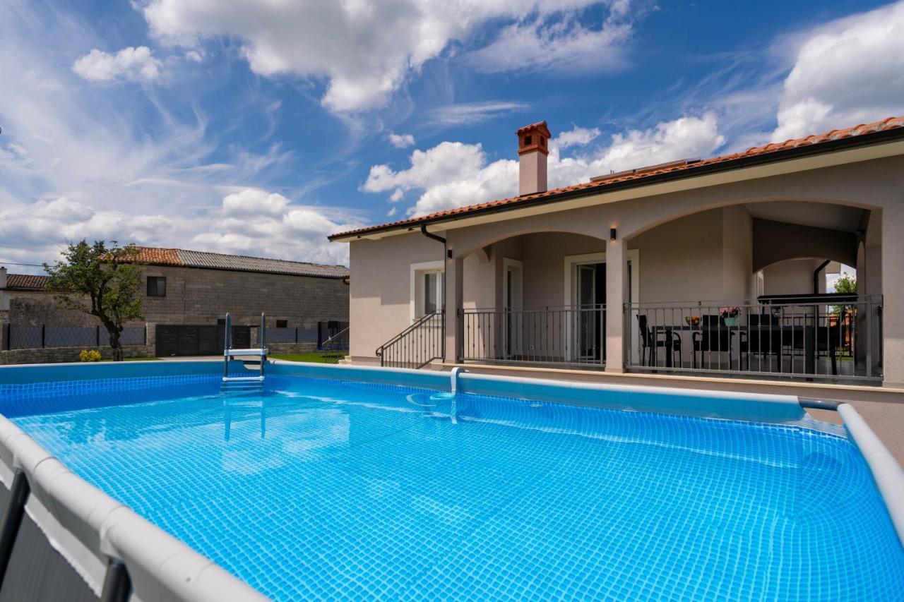 Vila House Leana *