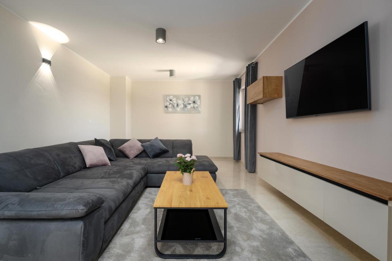 Villa House Leana