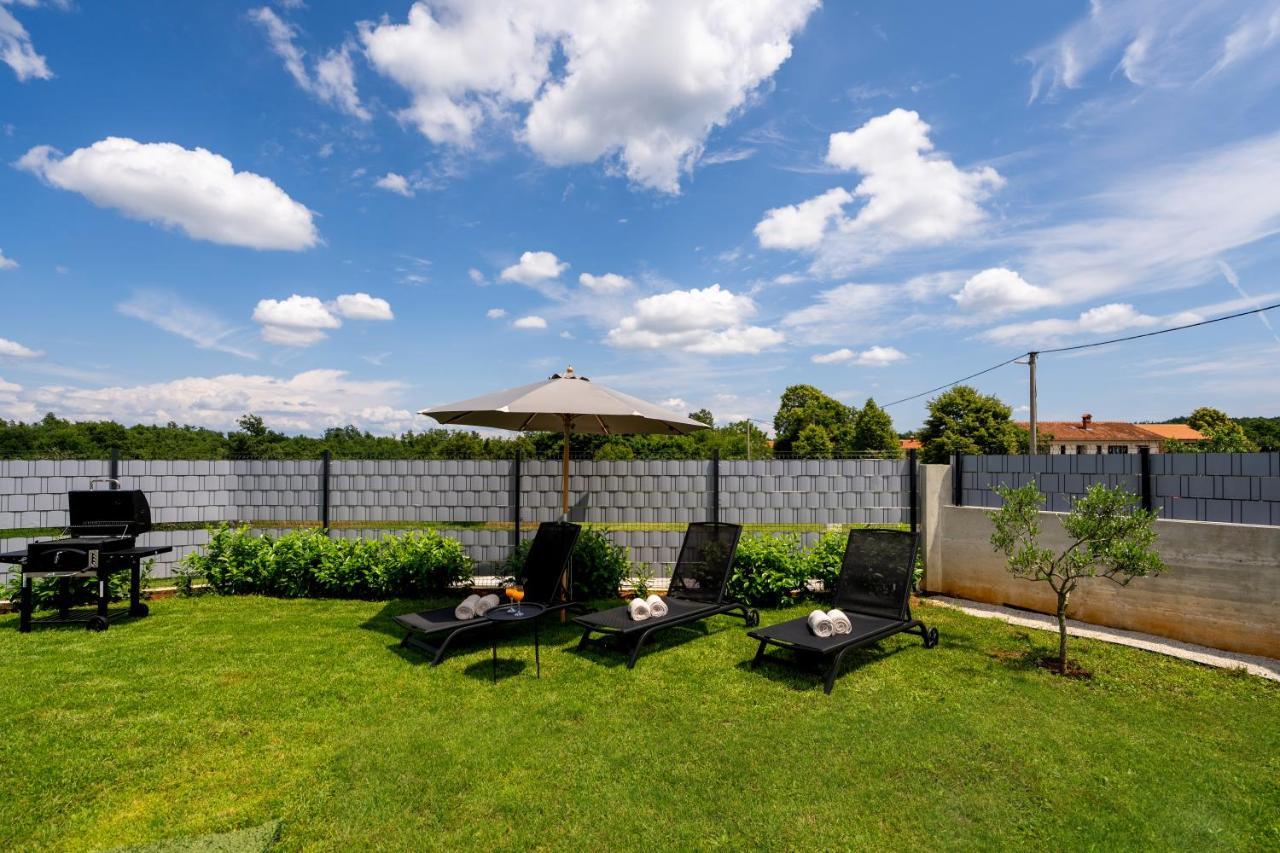 Villa House Leana